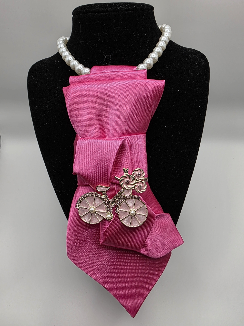 Tie Necklace | Fuchsia Satin